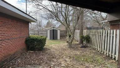 Main picture of 7457 Harrison St