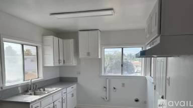 Main picture of 745 1/2 Stepney Pl
