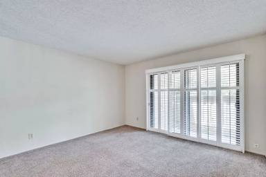 Main picture of 1083 N Abbott Ave