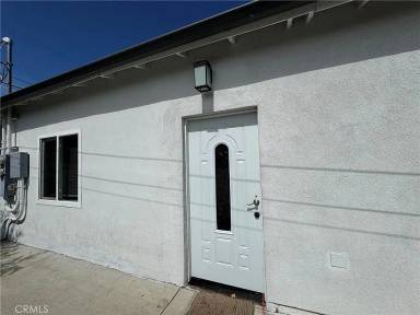 Main picture of 9709 Hayvenhurst Ave