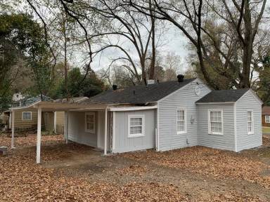 Main picture of 4692 Beecher St