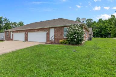Main picture of 2644 Travelers Way