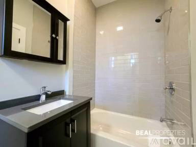 Main picture of 4851 N Damen Ave