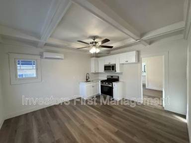 Main picture of 4338 University Ave