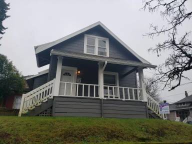 Main picture of 1904 NE Emerson St
