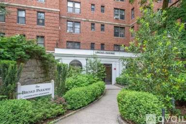 Main picture of One Broad Parkway Cooperative Apartments