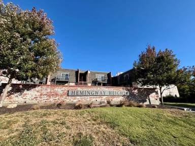 Main picture of 3645 Warwick Blvd