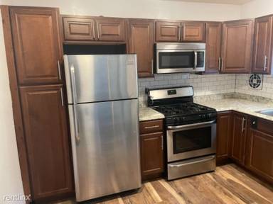 Main picture of 1048 Saint Charles Ave NE