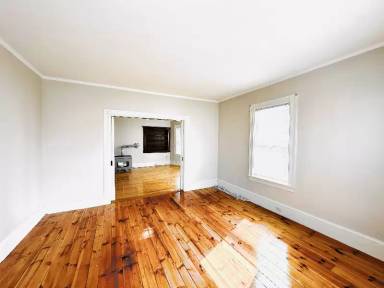 Main picture of 611 Summer St