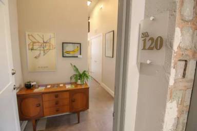 Main picture of 121 12th St
