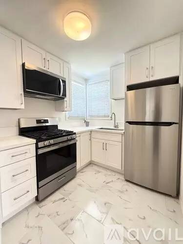 Main picture of 1701 N Glenoaks Blvd