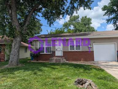 Main picture of 103 W McConnell St