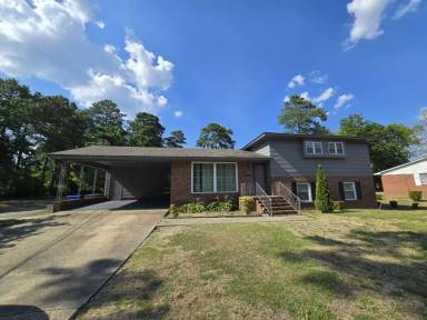 Main picture of 112 Chloe Dr