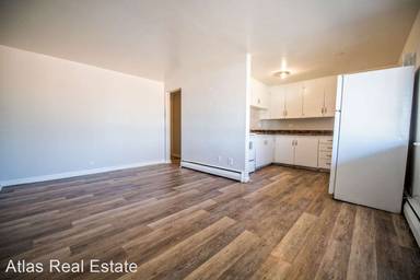 Main picture of 1592 Lansing St