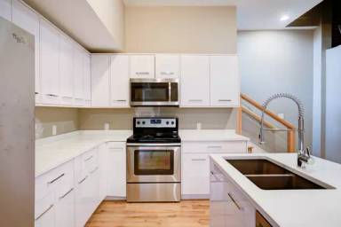 Main picture of 1563 N 4th St