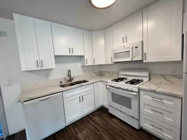 Main picture of 2229 Comstock St