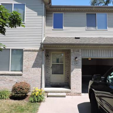 Main picture of 3287 E 11 Mile Rd