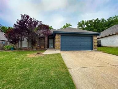 Main picture of 125 Parkwood Ct