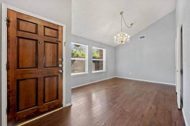 Main picture of 3017 Hilltop Dr