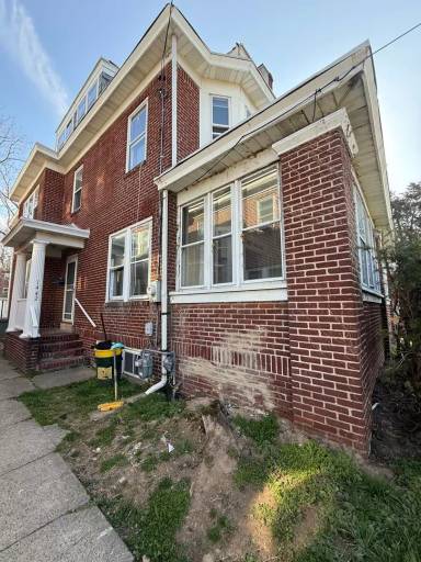 Main picture of 1442 W State St