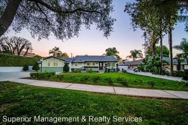 Main picture of 1266 N Quince Ave