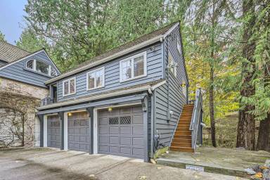 Main picture of 8915 42nd Ave NE