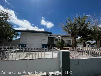 Main picture of 1901 Las Verdes St