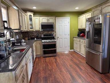 Main picture of 19355 Lambert Ln