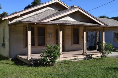 Main picture of 506 S McKay Ave