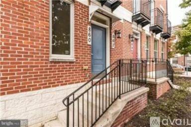Main picture of 860 E Lombard St