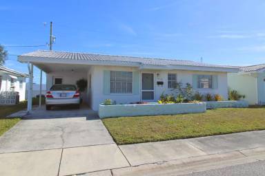 Main picture of 10321 Larchmont Pl N