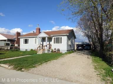 Main picture of 7885 S Oak St