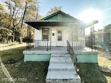 Main picture of 3111 Station St