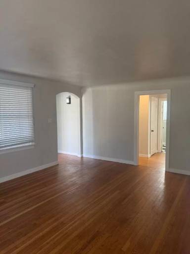Main picture of 2572 Russell St