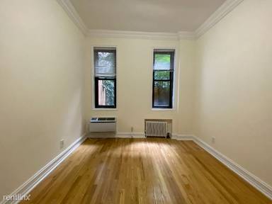 Main picture of 226 E 74th St