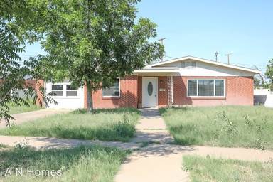 Main picture of 2112 N Sam Houston Ave