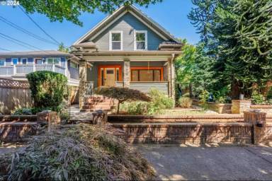 Main picture of 3950 NE Garfield Ave