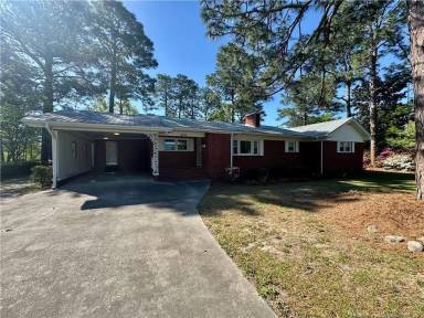 Main picture of 400 Harrill St