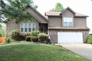 Main picture of 15325 Riley St