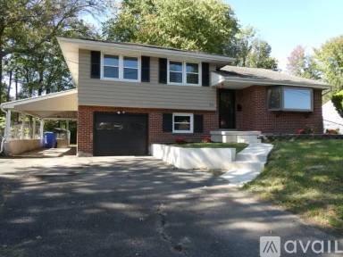 Main picture of 714 Douglas Dr