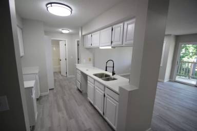Main picture of 4532 Douglas Ave