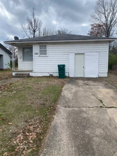 Main picture of 3206 Tulip St