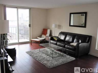 Main picture of 1212 N La Salle Dr Apartments