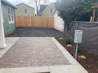 Main picture of 6728 SE Cora St