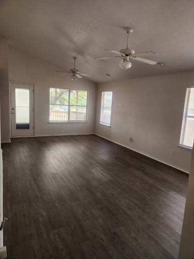 Main picture of 9253 Vigen Cir