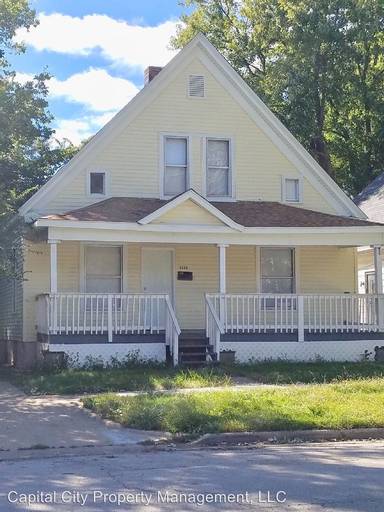 Main picture of 1428 E Carpenter St