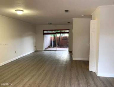 Main picture of Villas At Bristol Park Co