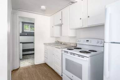 Main picture of 1110 S Main St