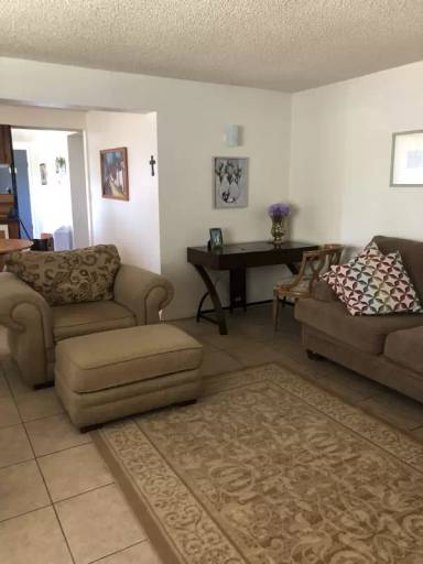 Main picture of 2611 N Winstel Blvd