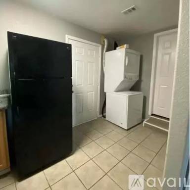 Main picture of 2465 1st St